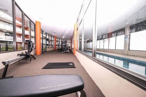 Spacious 3bed Apt With Pool & Gym Near Parramatta - Kempsey Accommodation 2