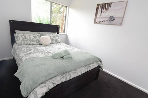 Spacious 4 Bed, 2 Lounge, 2 Bath, Acre Home With Tree Top Views - Yarra Valley Gateway! - Kempsey Accommodation 2
