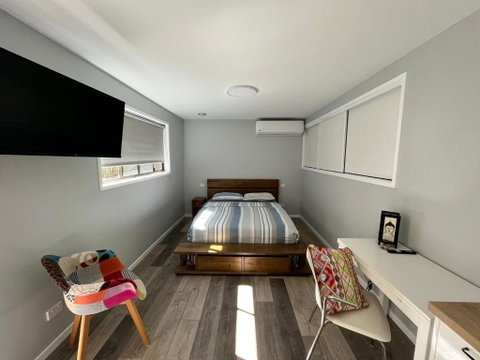 Stylish Guest Suite In Everton Hills - Kempsey Accommodation 0