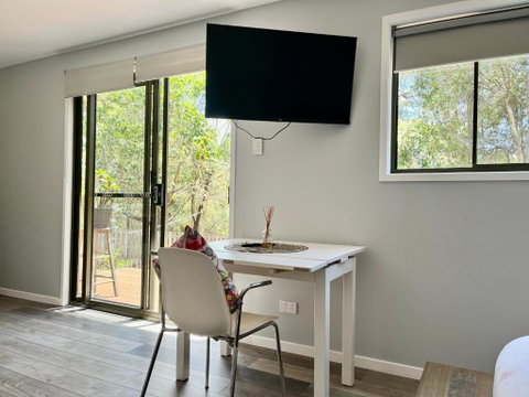 Stylish Guest Suite In Everton Hills - Kempsey Accommodation 3