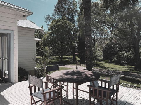 The Avenue Anahdale - Hidden 2.7 Acre Estate In Town - Kempsey Accommodation 2