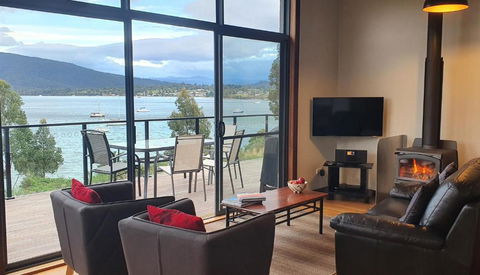 The Beach House- Private Jacuzzi And Wood Fire! - Kempsey Accommodation 2