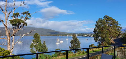 The Beach House- Private Jacuzzi And Wood Fire! - Kempsey Accommodation 3