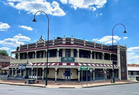The Bolt Inn - Kempsey Accommodation 0