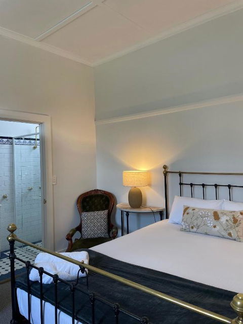 The Bolt Inn - Kempsey Accommodation 2