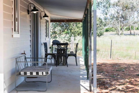 The Bungalow Cottage - Kempsey Accommodation 2