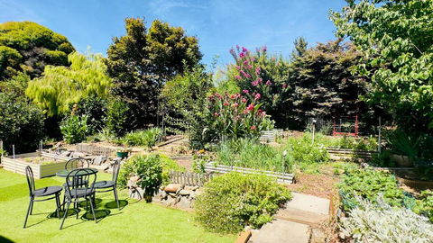 The Garden Cottage - Kempsey Accommodation 1