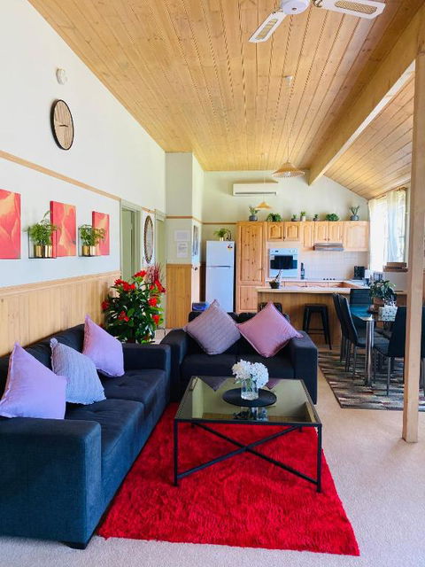 The Garden Cottage - Kempsey Accommodation 3