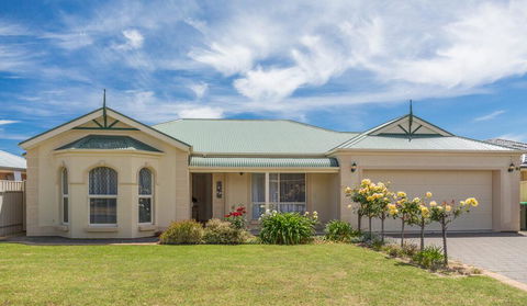 Beachside At Normanville - 7 Ronald Street - Kempsey Accommodation 1