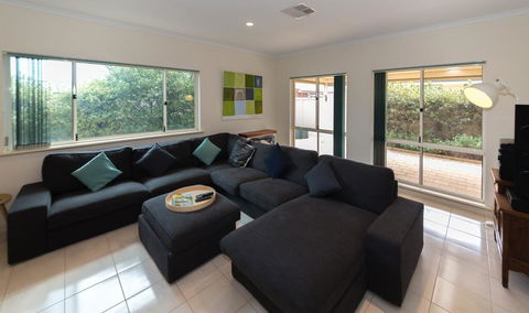 Beachside At Normanville - 7 Ronald Street - Kempsey Accommodation 0