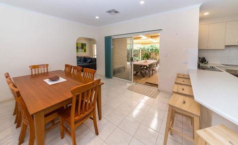 Beachside At Normanville - 7 Ronald Street - Kempsey Accommodation 2