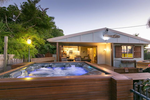 Beachside Cottages - Kempsey Accommodation 0