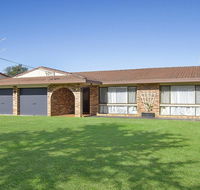 Beachway - beach access at end of street - Kempsey Accommodation