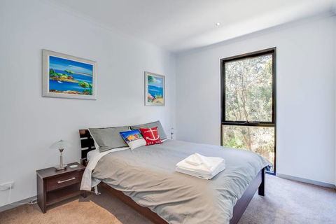 Beautiful Beachfront Apartment At Capel Sound - Kempsey Accommodation 3