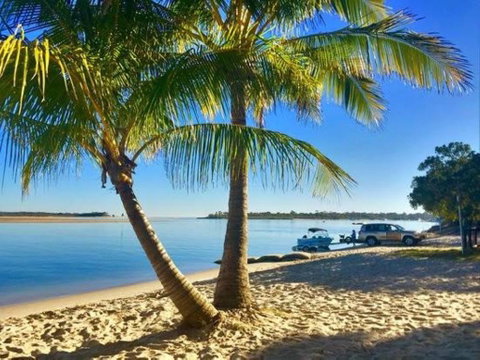 Beautiful North Facing River Views At Noosaville - Unit 4 Riverside 235 Gympie Tce - Kempsey Accommodation 3
