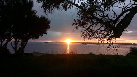 Beautiful, Peaceful Estuary Views, Five Star Quantity - Kempsey Accommodation 2