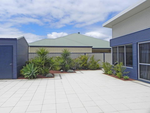 Beautifully Appointed Large Family Home - Kempsey Accommodation 2