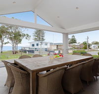 Beauty and the Beach' 88 Foreshore Drive - large home with WIFI  water views - Kempsey Accommodation