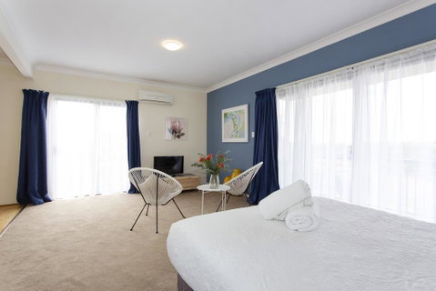 Bella Vista Townhouse With Views - Kempsey Accommodation 3