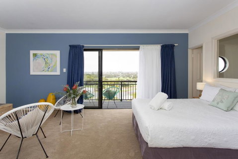 Bella Vista Townhouse With Views - Kempsey Accommodation 2
