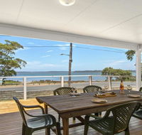 Bellevue - overlooking serene Lake Woolumboola - Kempsey Accommodation