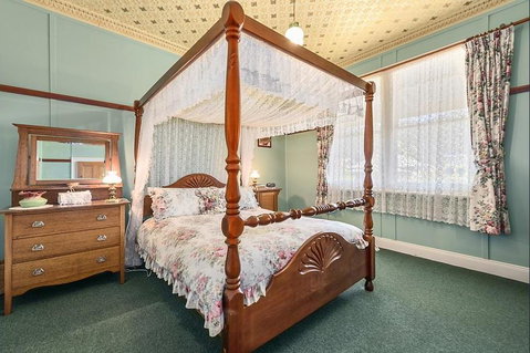 Benvenuti, To Comstock Cottage - Kempsey Accommodation 3