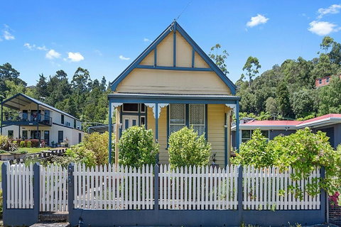 Benvenuti, To Comstock Cottage - Kempsey Accommodation 2