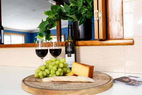 Best Central House - SLEEPS 11 !! - Kempsey Accommodation 3