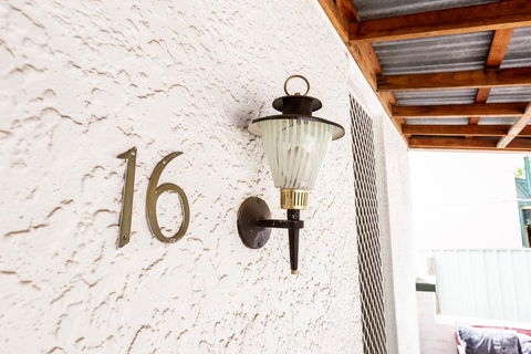 Best Central House - SLEEPS 11 !! - Kempsey Accommodation 1