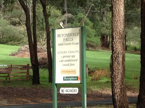 Beyonderup Falls Adult Retreat - Kempsey Accommodation 1