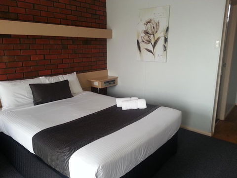 Big Valley Lakeside Paradise Motor Inn - Kempsey Accommodation 3