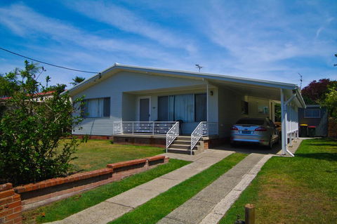 Billy's On Main, 44 Main Street - Kempsey Accommodation 0