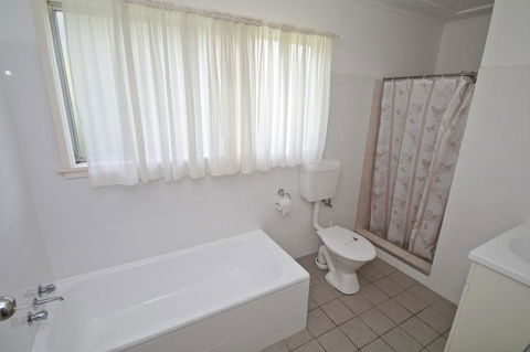 Billy's On Main, 44 Main Street - Kempsey Accommodation 1