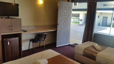 Biloela Centre Motel & Steakhouse Restaurant - Kempsey Accommodation 2