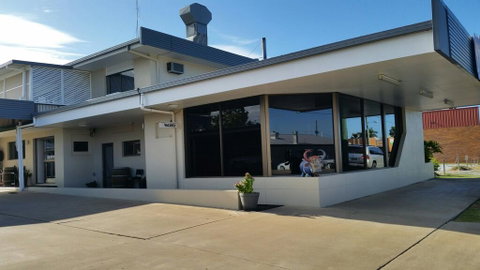 Biloela Centre Motel & Steakhouse Restaurant - Kempsey Accommodation 0