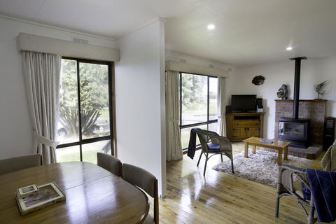 Bindi - Pet Friendly - Kempsey Accommodation 2