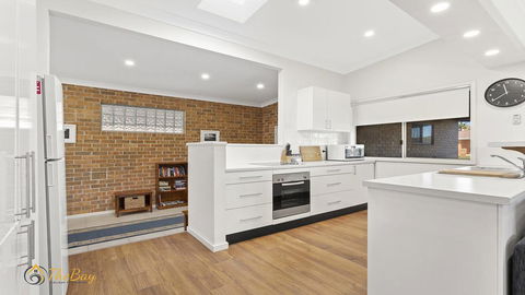 Blue Fish - 41 Boulder Bay Road - Kempsey Accommodation 2