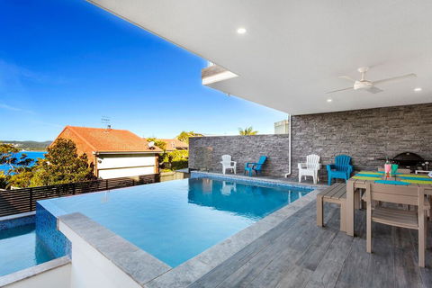 Blue Water Splendour - Infinity Pool And Amazing Views!! - Kempsey Accommodation 1