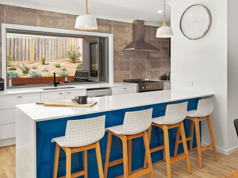 Blue Waves - Kempsey Accommodation 1
