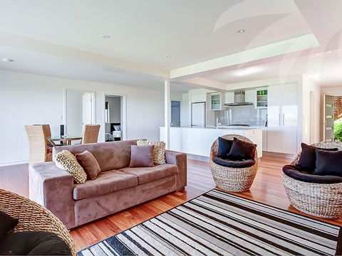 Blueys Bliss 2 - Kempsey Accommodation 1
