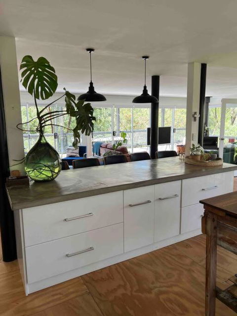 The Treehouse - Kempsey Accommodation 2