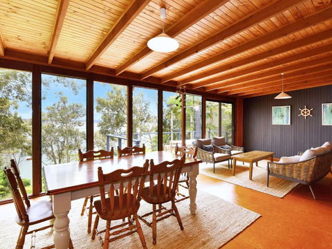 Wangi Waterfront HIdeaway - Kempsey Accommodation 0