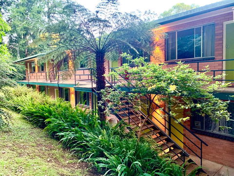 WARBURTON MOTEL - Where Mid-century Style Meets The Mountains - Kempsey Accommodation 3