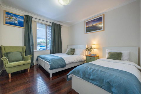 Warmth House Nr Airport 2rooms 5beds Yard N Parking - Kempsey Accommodation 0