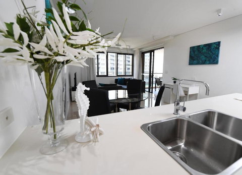 WATERFRONT DARWIN TROPICAL GEM - Kempsey Accommodation 1