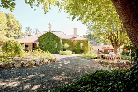 Wilsford House - Kempsey Accommodation 2