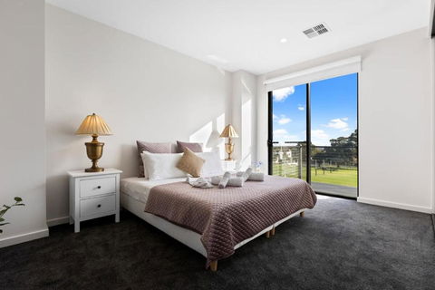 Woodforde 3BR House With An Amazing View - Kempsey Accommodation 0
