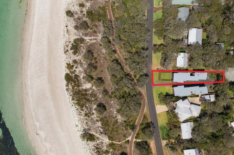 XYZ Holiday Home - Kempsey Accommodation 0