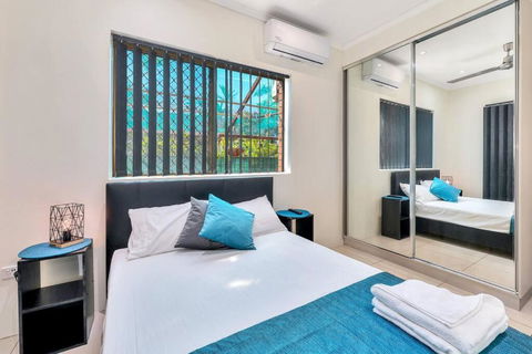 A Little Golf, A Refreshing Swim And A Lot Of Wine - Kempsey Accommodation 2