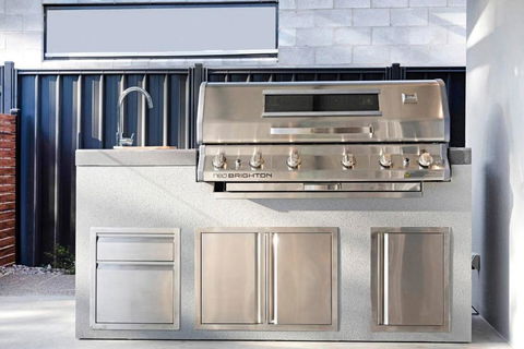 A Sumptuous Poolside Family Oasis At Gardens Villa - Kempsey Accommodation 3